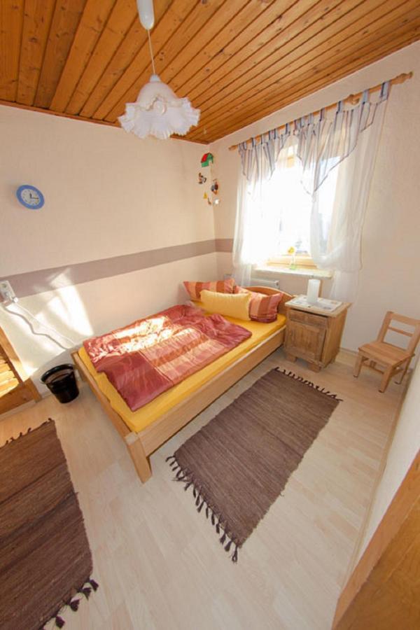 Huisnhof Арах Екстериор снимка