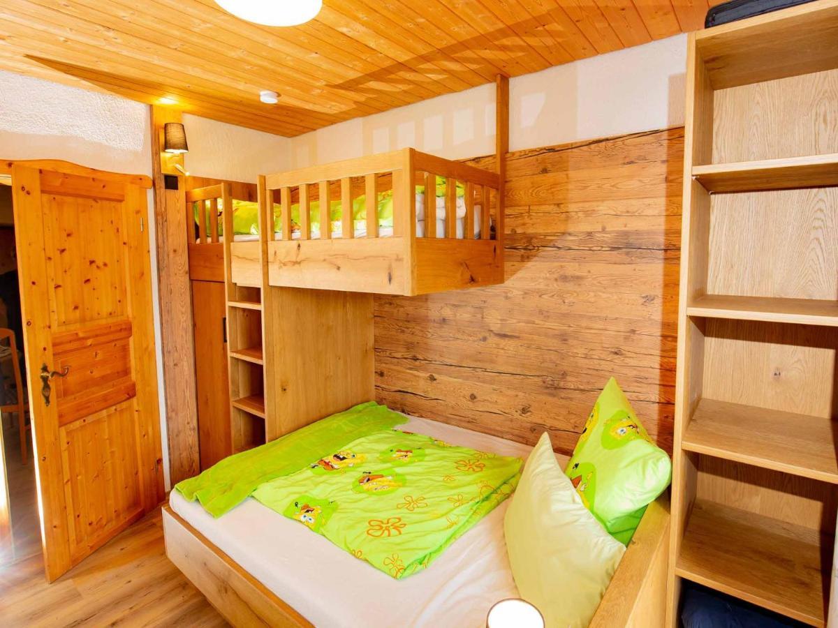 Huisnhof Арах Екстериор снимка